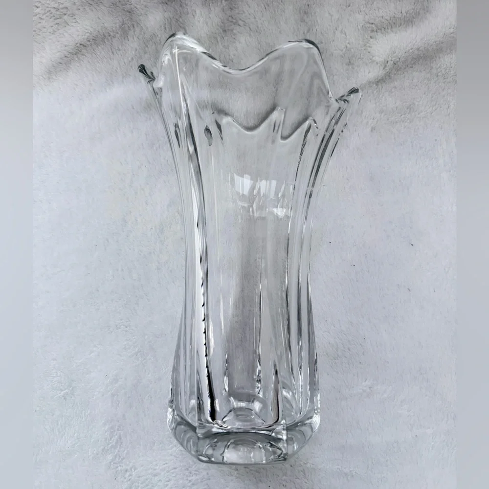 Sullivan 24% PbO Lead Crystal Vase Handcrafted in Poland Art Decor EUC
